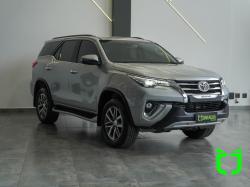 TOYOTA Hilux SW4 2.8 16V 4P SRX 4X4 7 LUGARES TURBO DIESEL AUTOMTICO