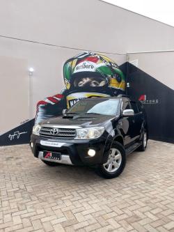 TOYOTA Hilux SW4 3.0 16V 4P SRV 4X4 7 LUGARES TURBO DIESEL AUTOMTICO