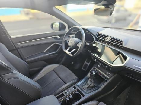 AUDI Q3 1.4 4P 35 TFSI BLACK S LINE S-TRONIC AUTOM�TICO, Foto 21