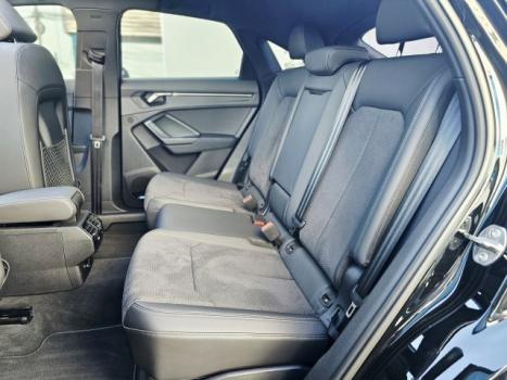 AUDI Q3 1.4 4P 35 TFSI BLACK S LINE S-TRONIC AUTOM�TICO, Foto 23