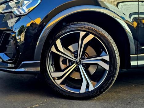 AUDI Q3 1.4 4P 35 TFSI BLACK S LINE S-TRONIC AUTOM�TICO, Foto 24