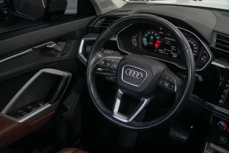 AUDI Q3 2.0 4P 40 TFSI SPORTBACK PERFORMANCE QUATTRO TIPTRONIC AUTOM�TICO, Foto 23