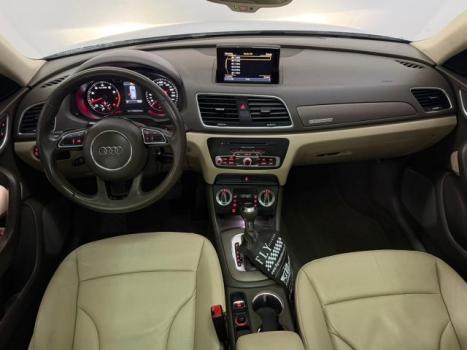 AUDI Q3 2.0 4P TFSI AMBIENTE QUATTRO S-TRONIC AUTOM�TICO, Foto 7