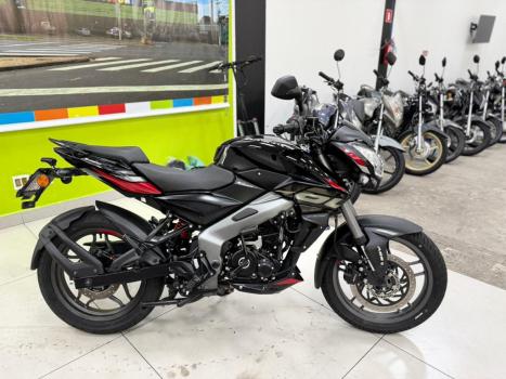 BAJAJ Dominar 160 , Foto 9