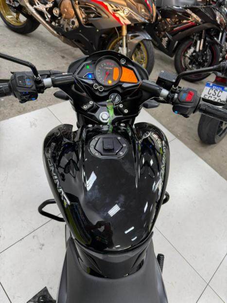BAJAJ Dominar 160 , Foto 3