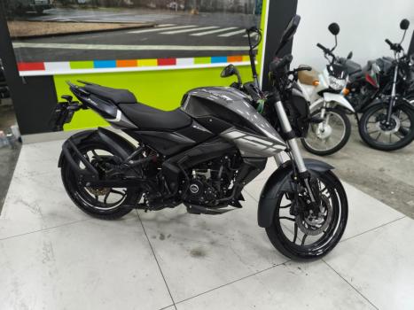 BAJAJ Dominar 160 , Foto 2