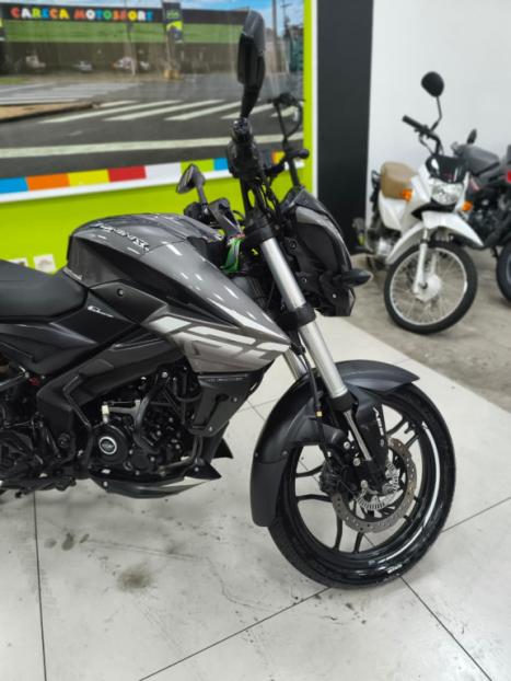 BAJAJ Dominar 160 , Foto 3