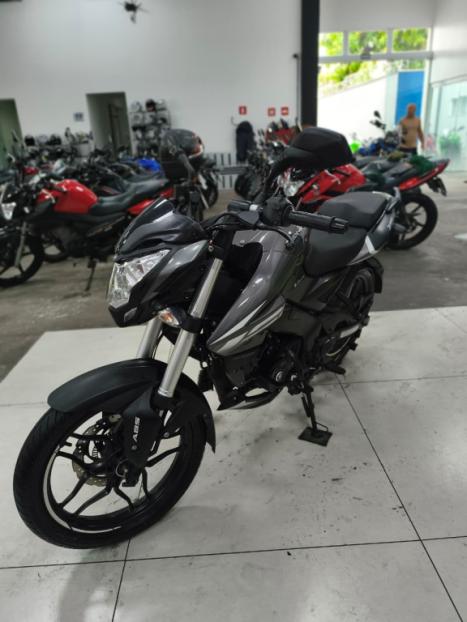 BAJAJ Dominar 160 , Foto 7