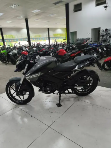 BAJAJ Dominar 160 , Foto 9