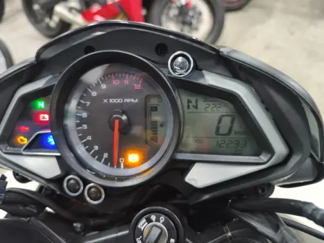 BAJAJ Dominar 160 , Foto 10