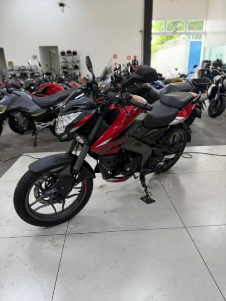 BAJAJ Dominar 160 , Foto 2