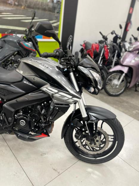 BAJAJ Dominar 200 , Foto 5