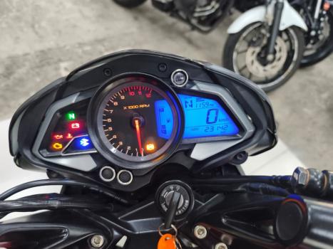 BAJAJ Dominar 200 , Foto 3