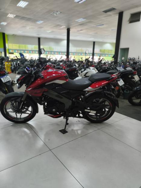 BAJAJ Dominar 200 , Foto 8