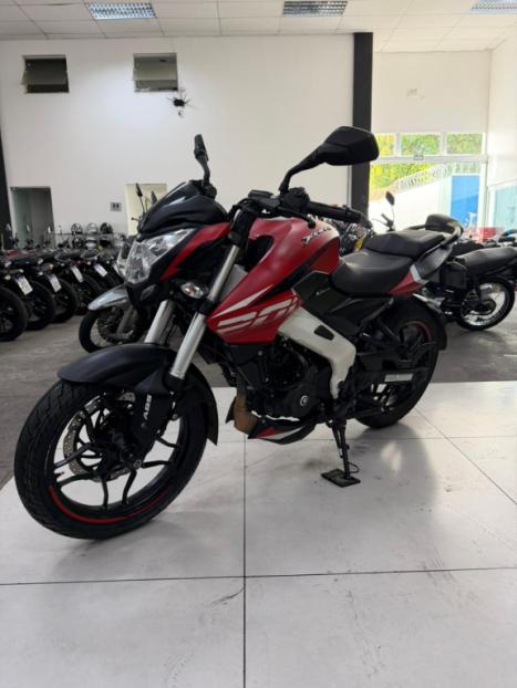 BAJAJ Dominar 200 , Foto 2