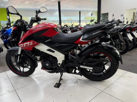 BAJAJ Dominar 200 , Foto 4