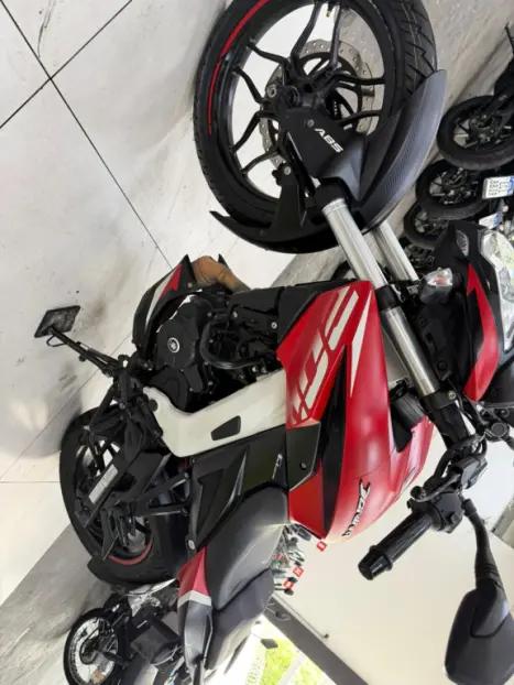 BAJAJ Dominar 200 , Foto 10