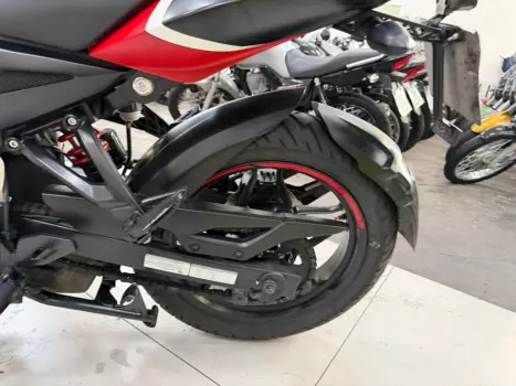 BAJAJ Dominar 200 , Foto 13