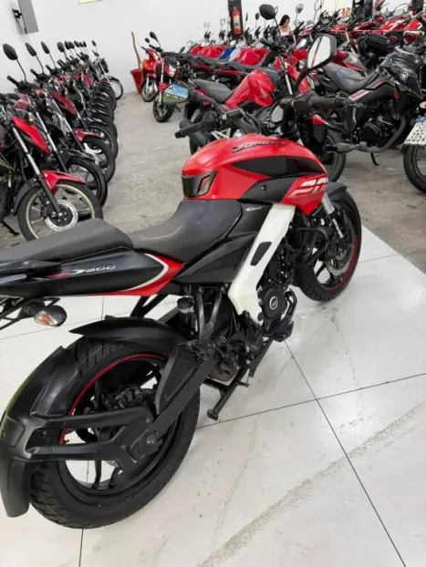 BAJAJ Dominar 200 , Foto 15