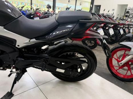 BAJAJ Dominar 250 , Foto 3