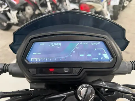 BAJAJ Dominar 250 , Foto 6