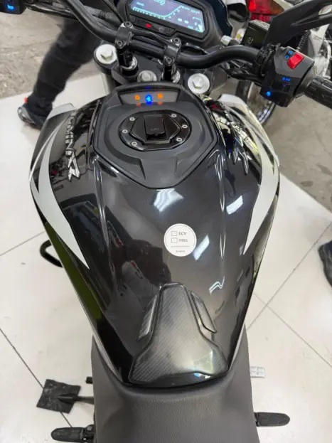 BAJAJ Dominar 250 , Foto 7