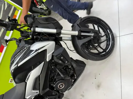 BAJAJ Dominar 250 , Foto 11