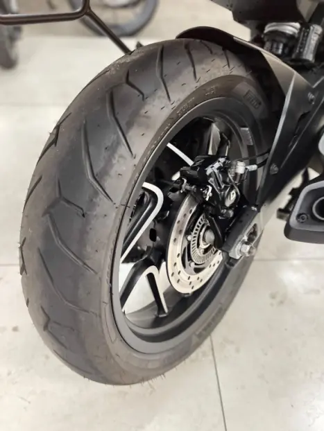 BAJAJ Dominar 400 , Foto 9