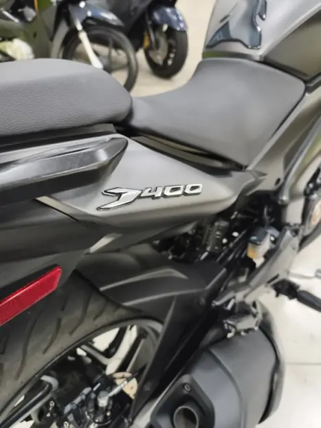 BAJAJ Dominar 400 , Foto 6
