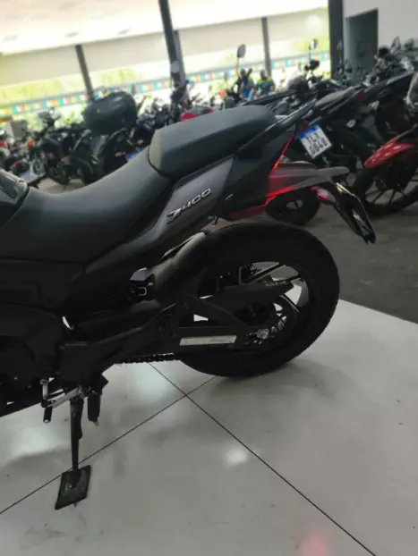BAJAJ Dominar 400 , Foto 8