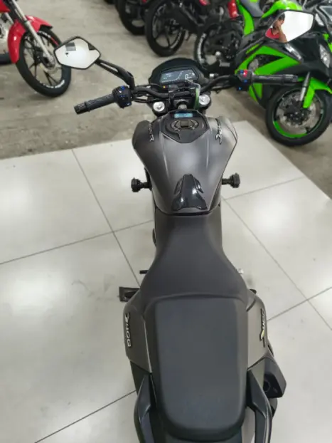 BAJAJ Dominar 400 , Foto 10
