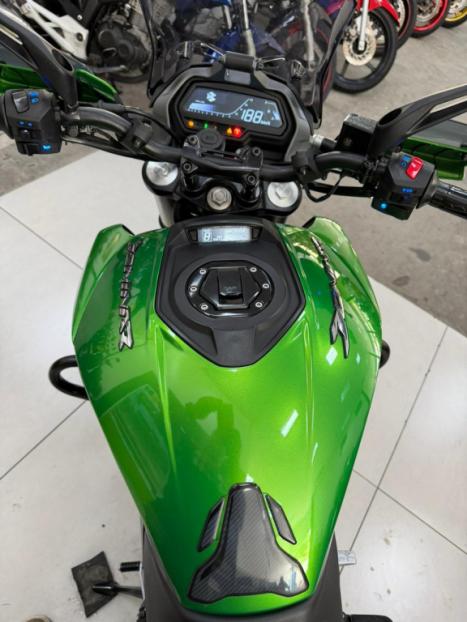 BAJAJ Dominar 400 , Foto 2