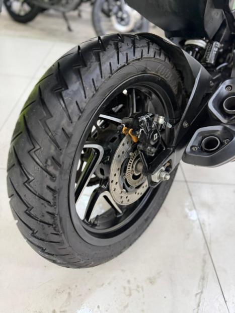 BAJAJ Dominar 400 , Foto 2