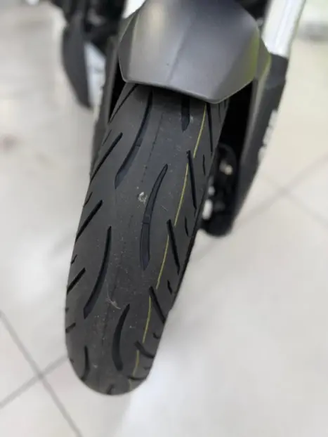 BAJAJ Dominar 400 , Foto 7