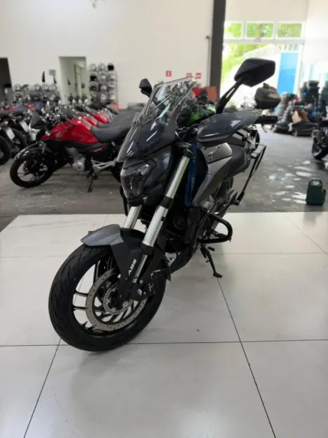 BAJAJ Dominar 400 , Foto 11