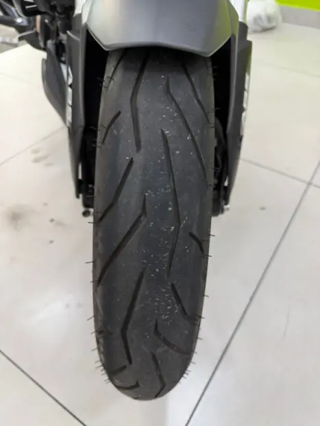 BAJAJ Dominar 400 , Foto 4