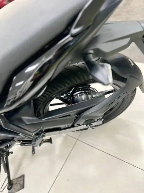 BAJAJ Pulsar 150 , Foto 6