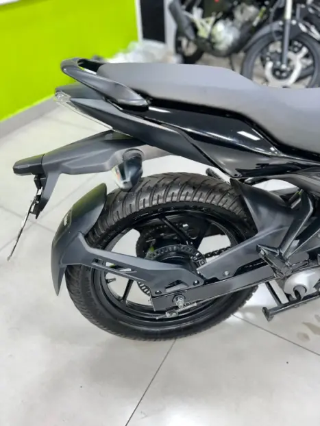 BAJAJ Pulsar 150 , Foto 11