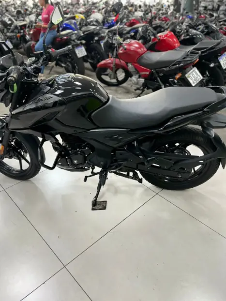 BAJAJ Pulsar 150 , Foto 15