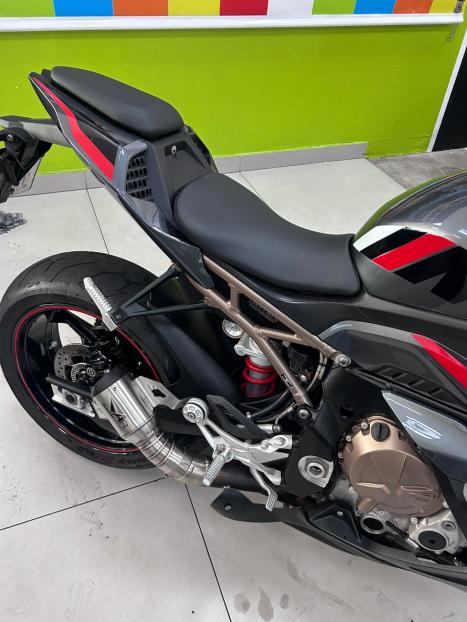 BMW S 1000 RR HP4 STREET, Foto 3