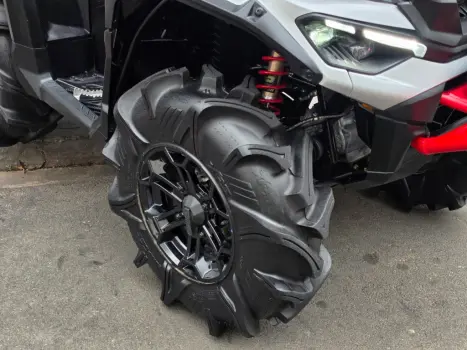 BRP CAN-AM Max Limited 1000 , Foto 9