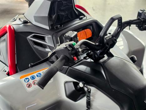 BRP CAN-AM Outlander XMR 1000, Foto 8
