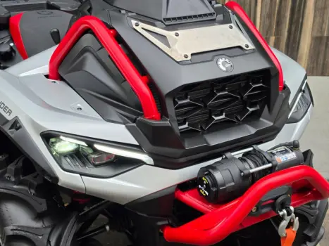 BRP CAN-AM Outlander XMR 1000, Foto 10
