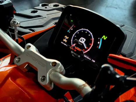 CF MOTO CForce 1000 , Foto 6