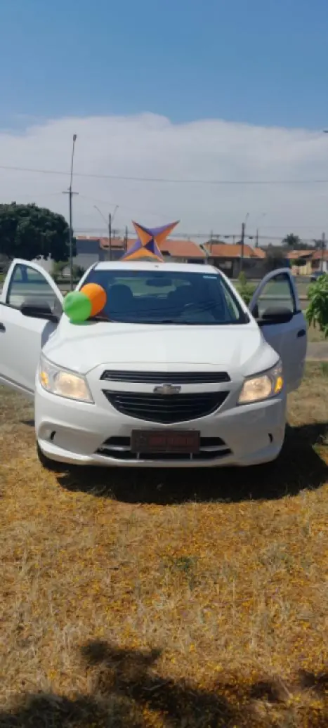 CHEVROLET Onix Hatch 1.0 4P FLEX LS, Foto 1 CHEVROLET Onix Hatch 1.0 4P FLEX LS, Foto 1