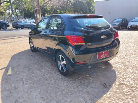 CHEVROLET Onix Hatch 1.4 4P FLEX LTZ, Foto 6 CHEVROLET Onix Hatch 1.4 4P FLEX LTZ, Foto 6