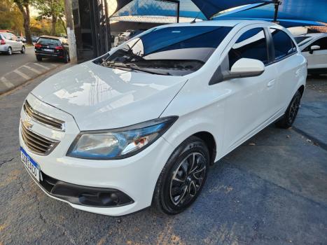 CHEVROLET Onix Hatch 1.4 4P FLEX LT, Foto 2