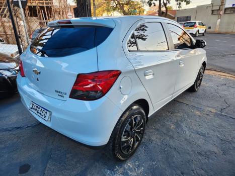 CHEVROLET Onix Hatch 1.4 4P FLEX LT, Foto 5