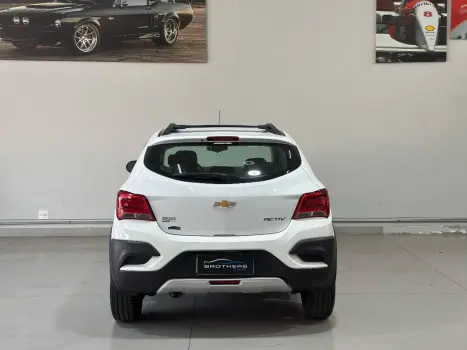 CHEVROLET Onix Hatch 1.4 4P FLEX ACTIV AUTOMÁTICO, Foto 5 CHEVROLET Onix Hatch 1.4 4P FLEX ACTIV AUTOMÁTICO, Foto 5