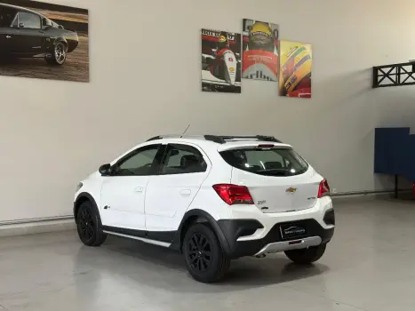 CHEVROLET Onix Hatch 1.4 4P FLEX ACTIV AUTOMÁTICO, Foto 6 CHEVROLET Onix Hatch 1.4 4P FLEX ACTIV AUTOMÁTICO, Foto 6